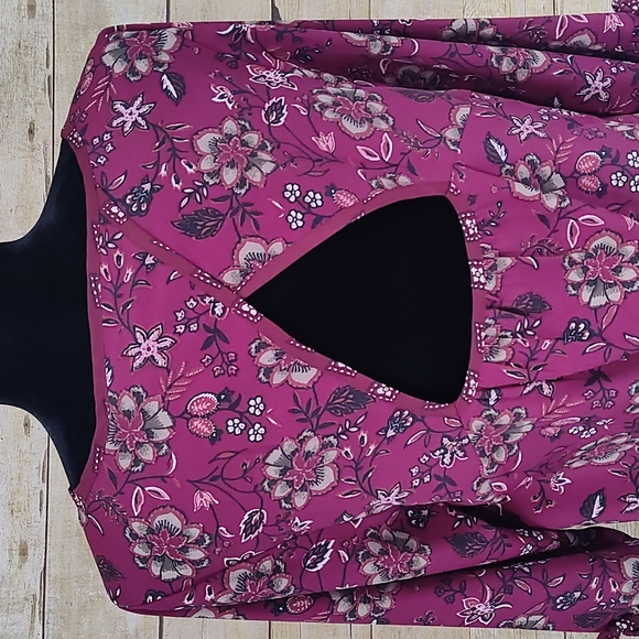 Band of Gypsies Boho Floral Bell Sleeve Top - Picture 10 of 11